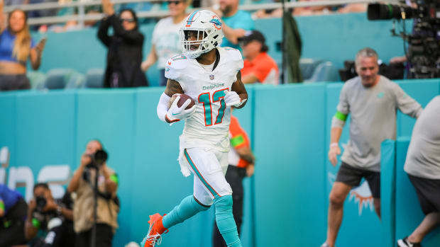 Miami Dolphins wide receiver Jaylen Waddle